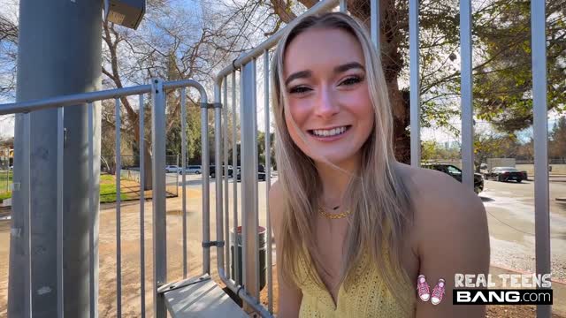 Kinky Blonde Thea Summers Fucks In Public and Gets A Creampie